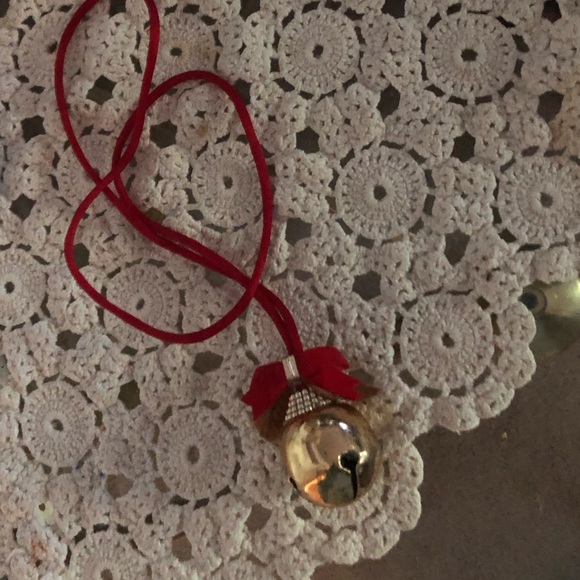 🎄Traditional Christmas Brass Chime Ball Necklace- 747 $15 or $12 w/offer - Picture 3 of 4